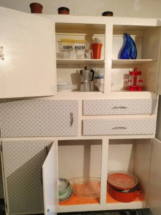 Alacena vintage beige y gris