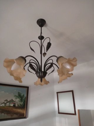 Lámpara de techo colgante de metal y cristal