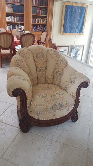 BUTACA DE MADERA MACIZA