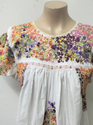 Vestido original San Antonio Oaxaca bordado a mano