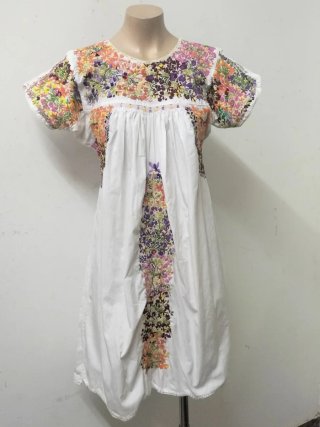 Vestido original San Antonio Oaxaca bordado a mano