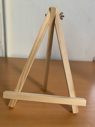 Caballete de madera para número de mesa en evento