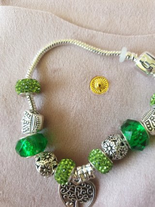 Pulsera con dijes árbol de la vida