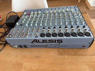 Mesa de Mezclas Alesis MultiMix 16 USB