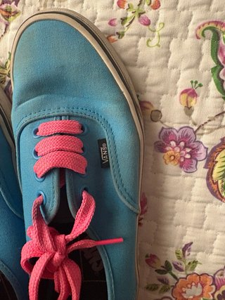 Zapatillas Vans Azules con Cordones Rosas