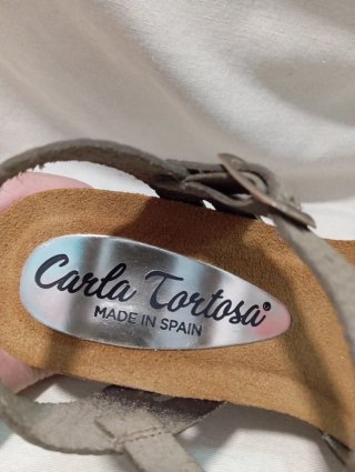 Sandalias cuña beige y verde oliva mujer