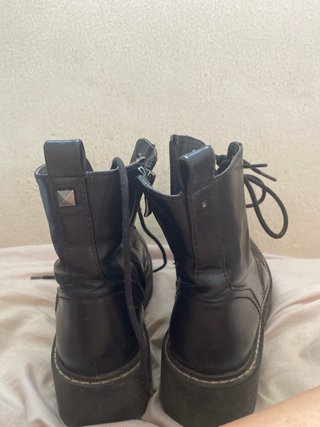Botas negras de cuero