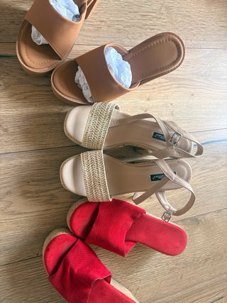 Zapatillas Michael Kors Beige y Doradas