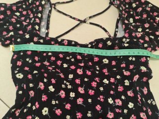 Vestido Bershka espalda descubierta floral