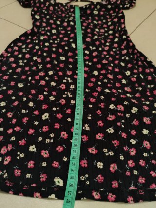 Vestido Bershka espalda descubierta floral