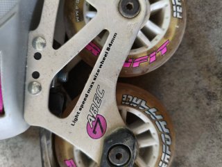 Patines Runfit rosas con protecciones