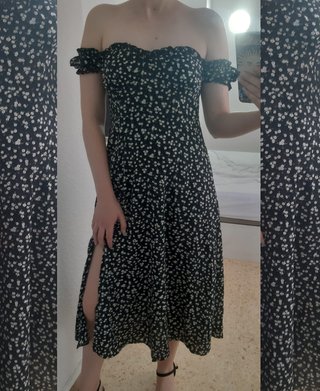 Vestido largo midi. Nuevo sin estrenar. Color negr