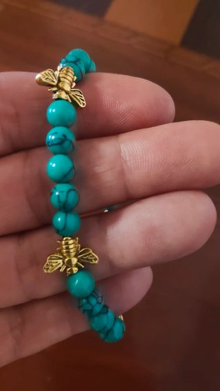 Pulsera Howlita Turquesina con Abalorios Abeja