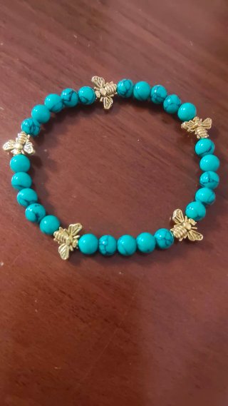 Pulsera Howlita Turquesina con Abalorios Abeja