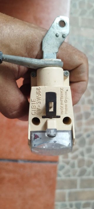 Dinamo antiguo para bicicleta