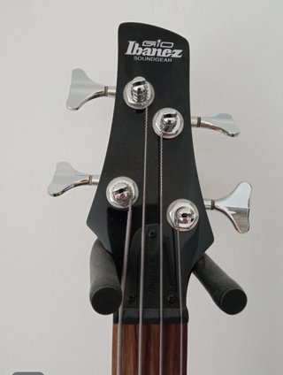 Bajo Eléctrico Ibanez + Amplificador