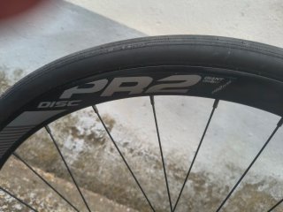 Bicicleta de carretera Giant azul