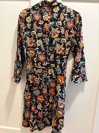 Vestido floral Stradivarius Talla S