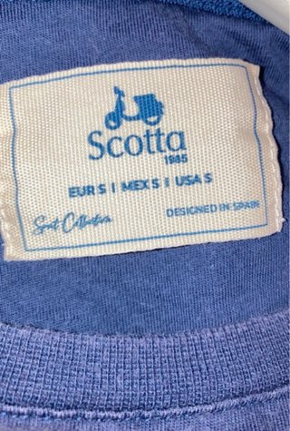 Camiseta azul de la marca Scotta