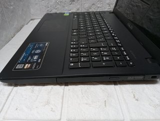 Portatil Asus X552C (1864)