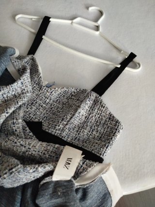 Top tirantes Zara gris y blanco