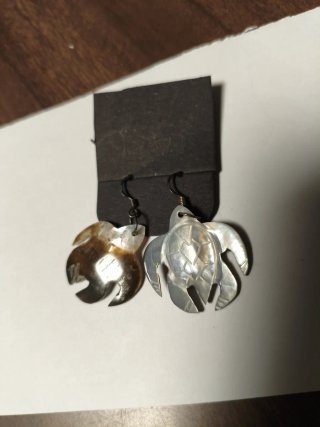 Pendientes de tortuga nacarados reversibles