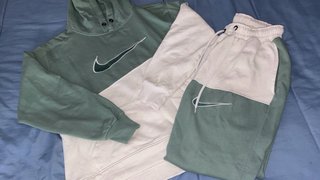 Conjunto Nike Sudadera y Pantalón Verde/Beige