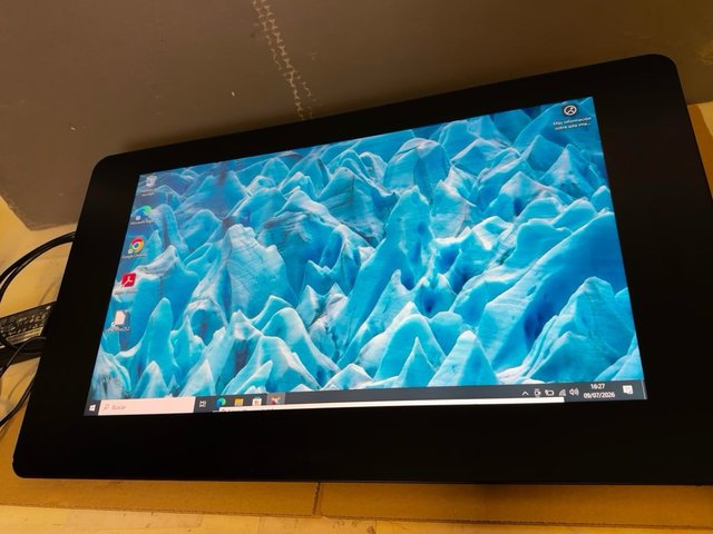 Wacom Cintiq Pro 24'' 4K DTK-2420 + Penna Pro e altro