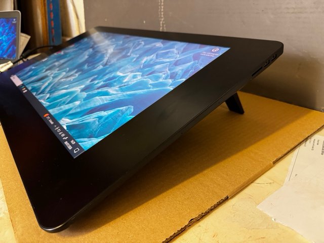 Wacom Cintiq Pro 24'' 4K DTK-2420 + Penna Pro e altro