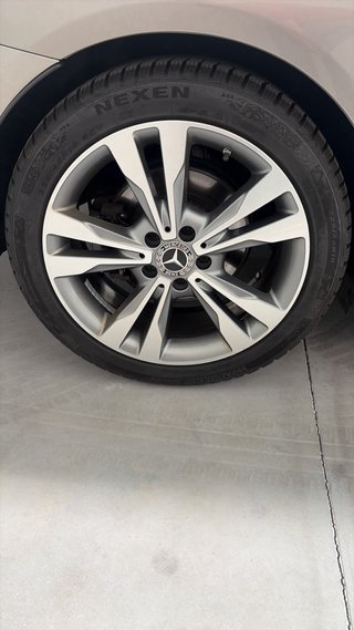 Llantas Mercedes Clase C 18” + neumáticos invierno
