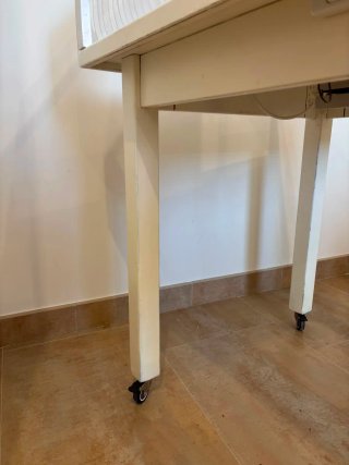 Mesa de trabajo pulido y lijado.