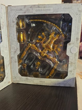 Bandai Saint Seiya Myth Cloth Scorpione Milo 2005