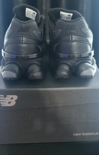 Sapatilhas New Balance 9060 Preto Tamanho 41.5