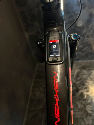 BERRIA NEXXEN AVINOX DJI Talla M