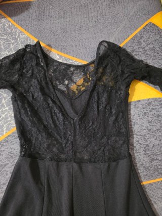 Vestido negro encaje manga larga