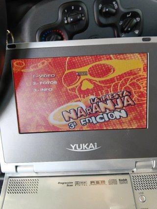 DVD para coche,con Cargador y Cables AV
