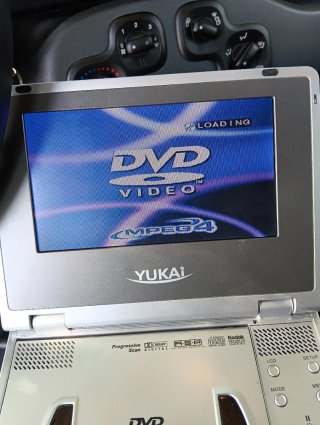 DVD para coche,con Cargador y Cables AV