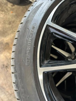 Llantas Toyota Yaris 215/45R17