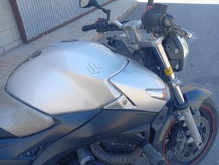 Suzuki GSR 600