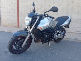 Suzuki GSR 600