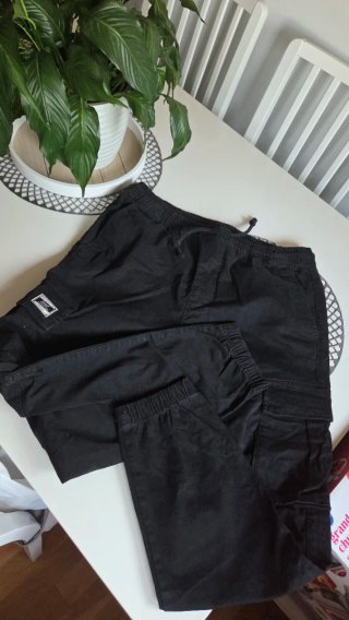 Pantalón Jogger Negro Chico