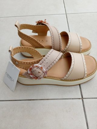 Sandalias de piel Carmela Beige