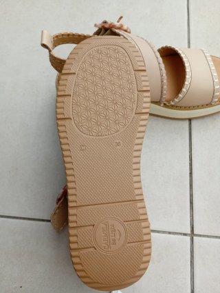 Sandalias de piel Carmela Beige