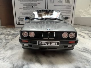BMW E30 325i Gris Otto 1:18
