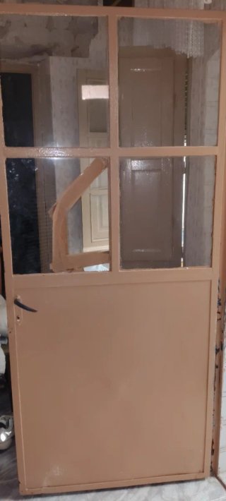 Puerta hierro con cristal