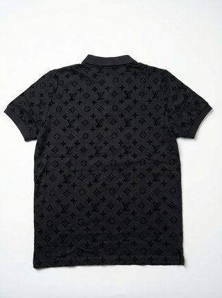 Camiseta estilo polo