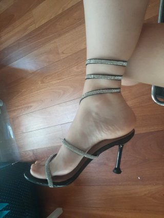 Tacones de fiesta con pedrería