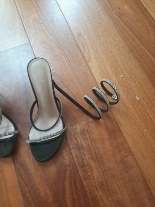 Tacones de fiesta con pedrería