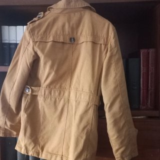 Chaqueta gabardina hombre beige