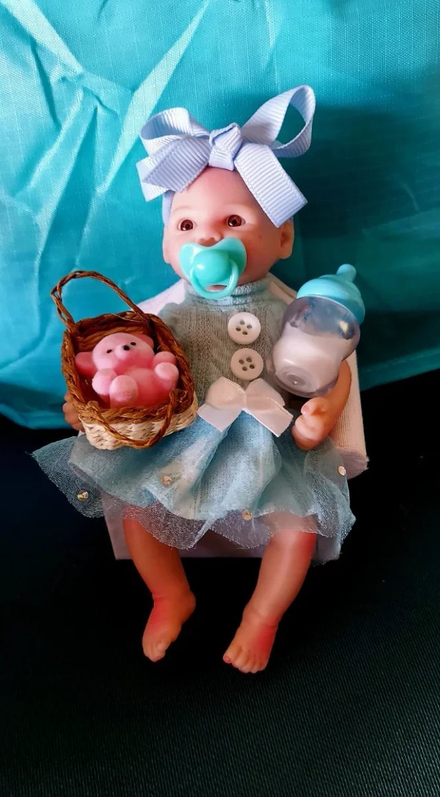 Miniaturas muñecos reborns silicona 18cm